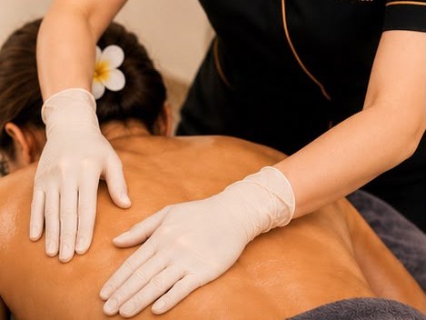 RS Back Meridian Treatment at RENEU Skin & Wellness