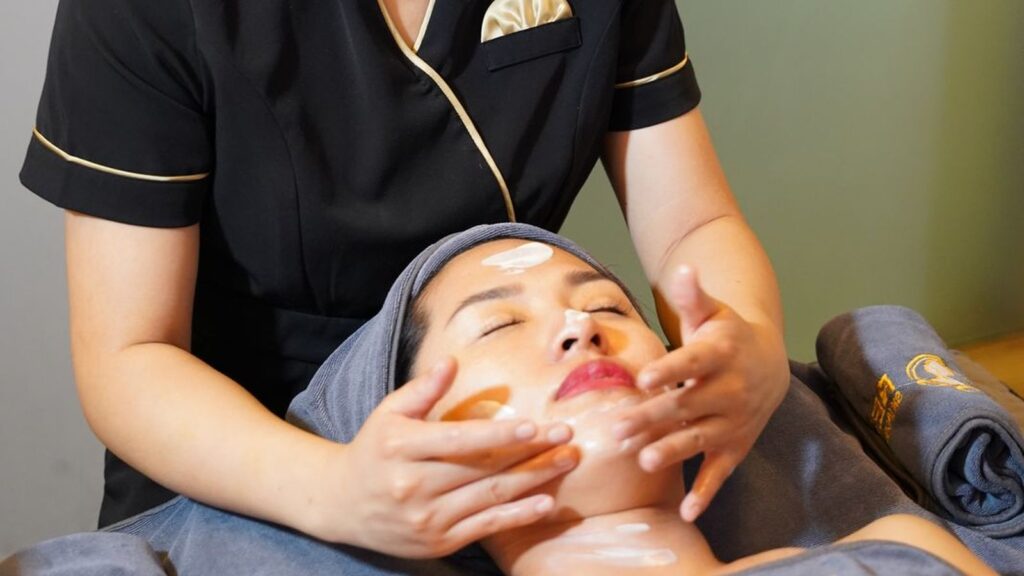 Facial Bojin vs a Normal Facial Massage: What Is the Difference?